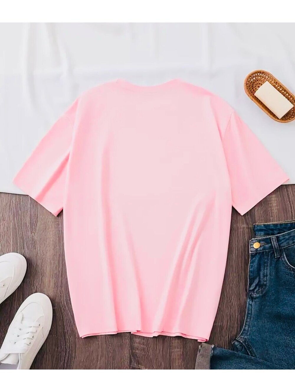 >SALE< New - Sparkling -Queen - Lip Print Crew Neck T-Shirt - Pink - Size L - Picture 2 of 5
